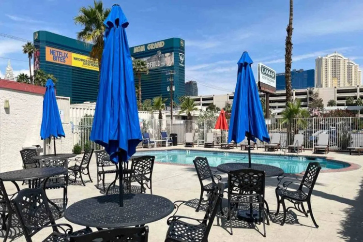 Howard Johnson by Wyndham Las Vegas Near The Strip photo 21