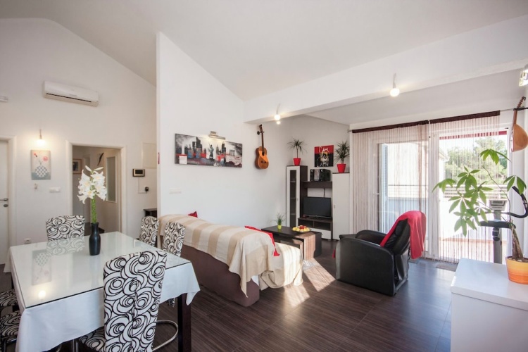 Apartment with balcony