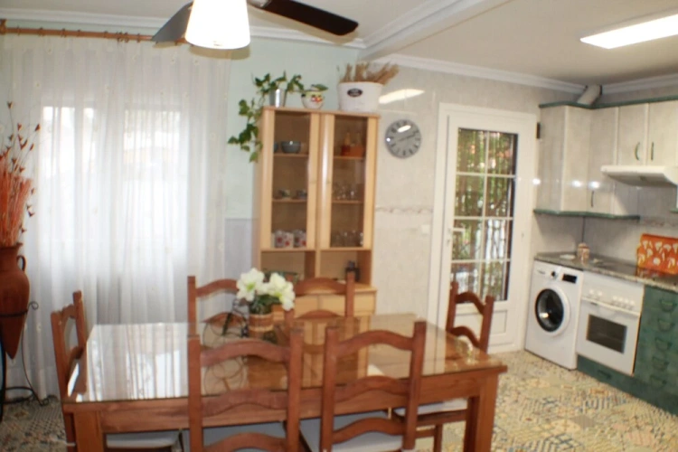 3 Bedrooms Cottage