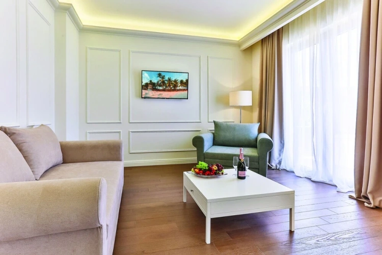 Deluxe Suite