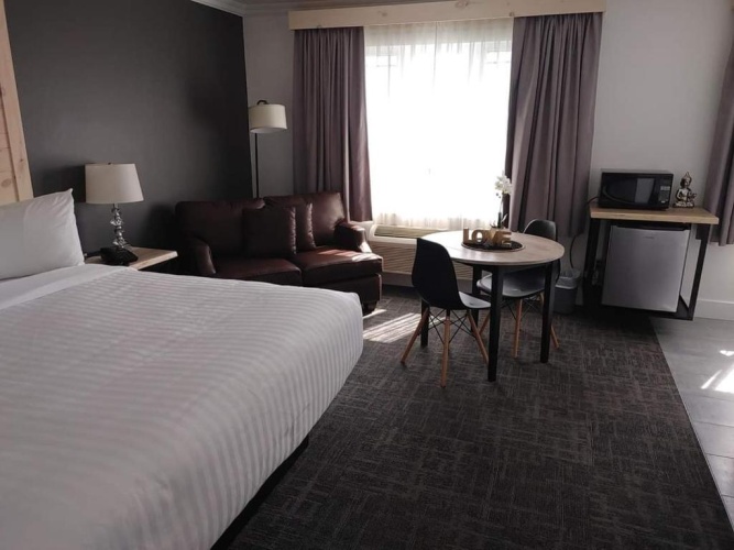 Deluxe Suite