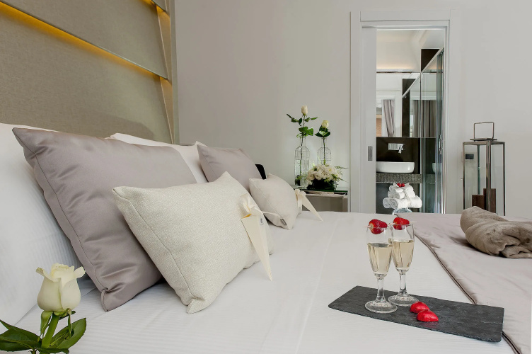 Vatican Style Suite