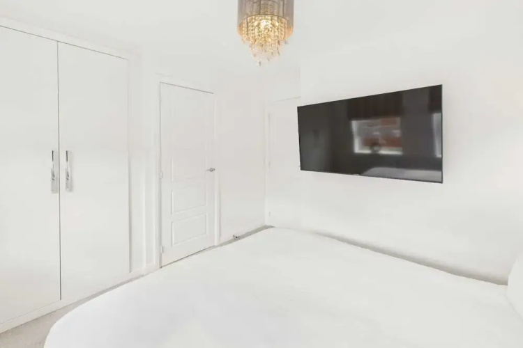 Host Stay Orient House