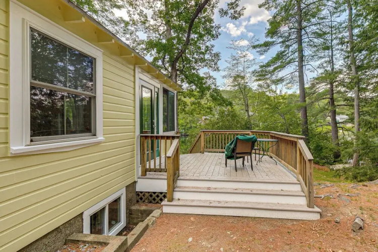Lakefront Bradford Cottage w/ Dock, Near Skiing!