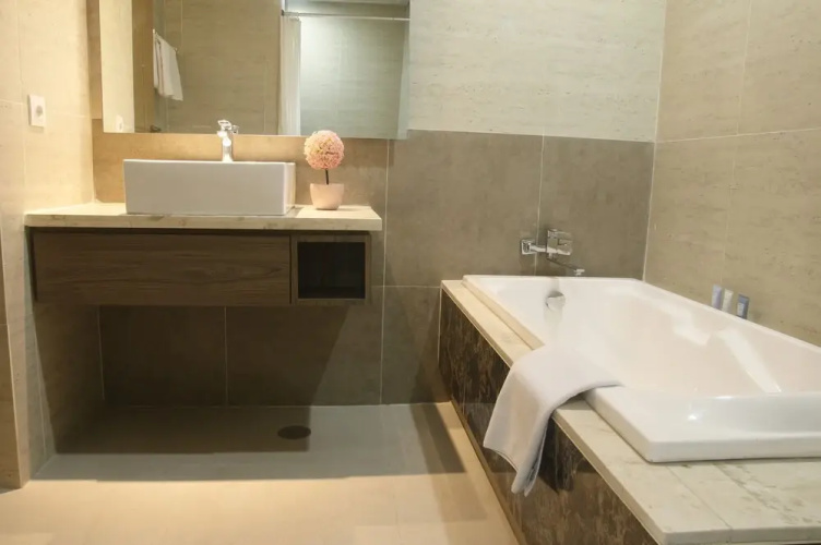Graha Makara Suite Hotel & Residence