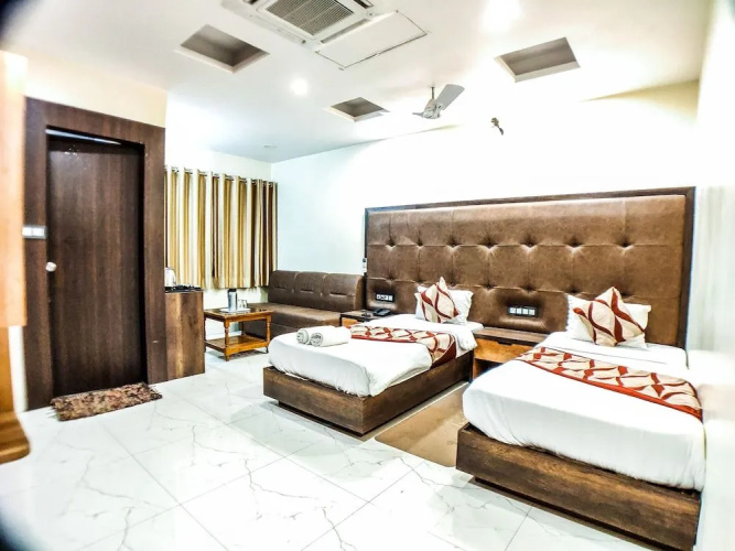 Hotel Orchid Inn