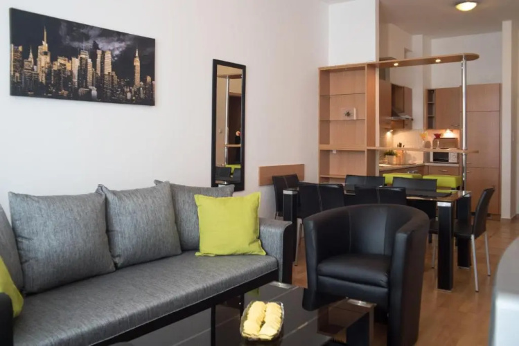 Apartment with Big Terrace