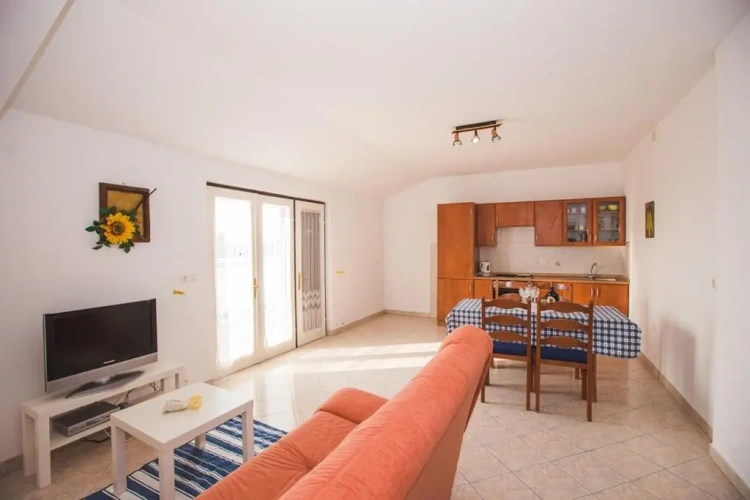2 Bedrooms Apartment with sea view