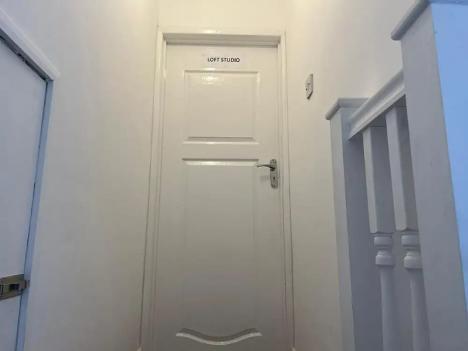 Remarkable 1-bed Studio Apartment in Redbridge