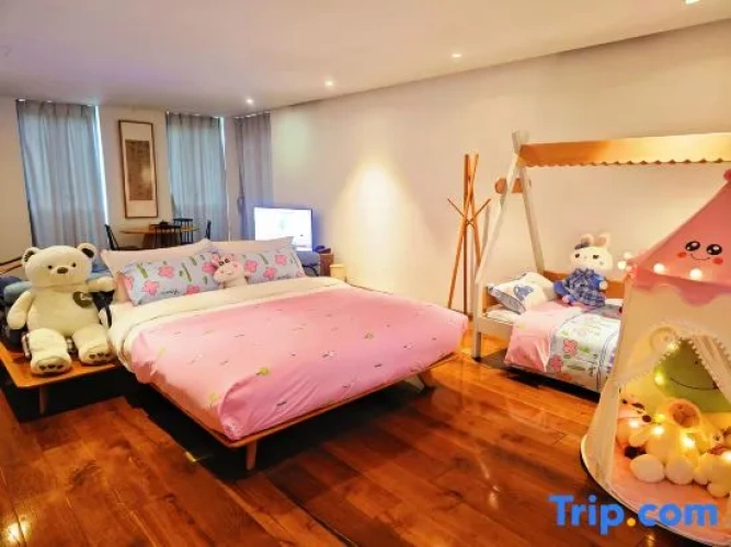 Deluxe Double Suite with garden view