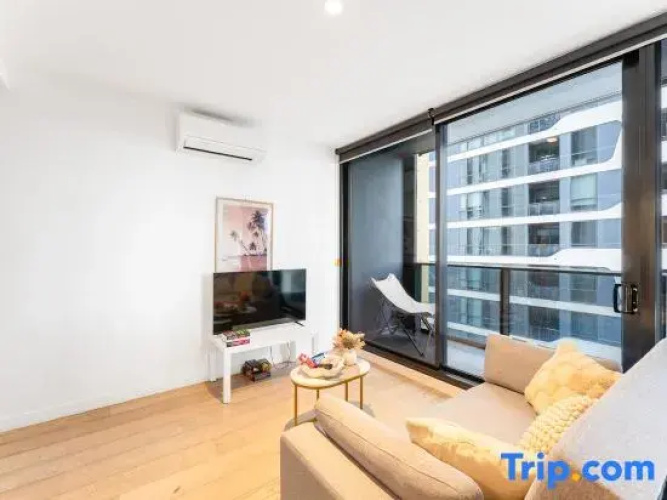 Prime CBD Living  Modern 1BR Steps from Everything