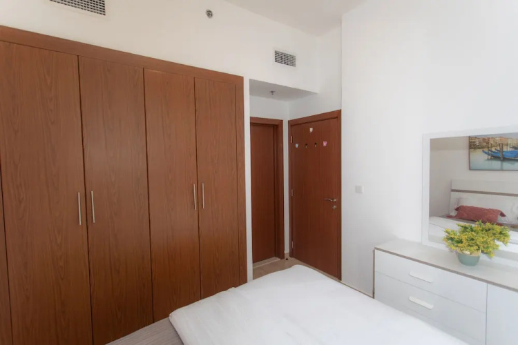 Lofty apt with panoramic view terrace