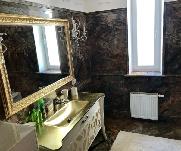 3 Bedrooms Royal room with city view