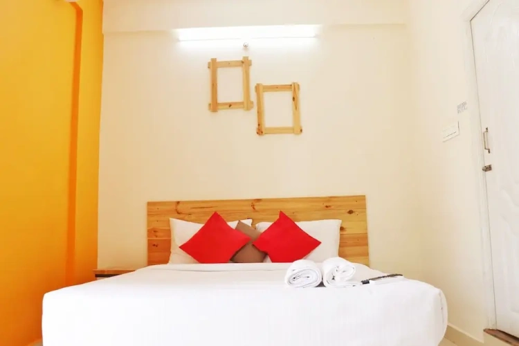 Deluxe Double room with city view