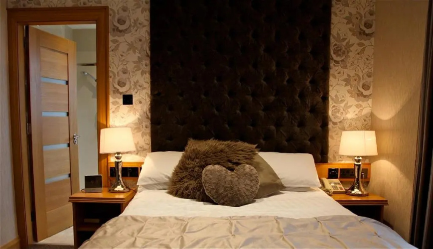 Royal Hotel