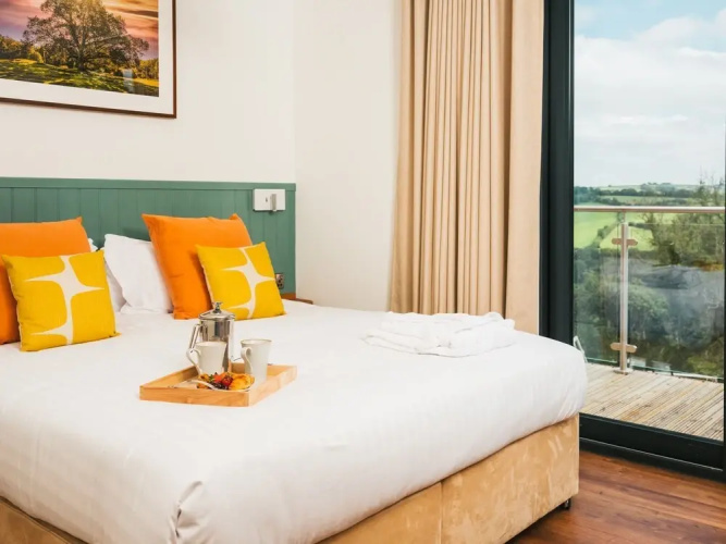 Meadow 2 Bedroom Lodge 13