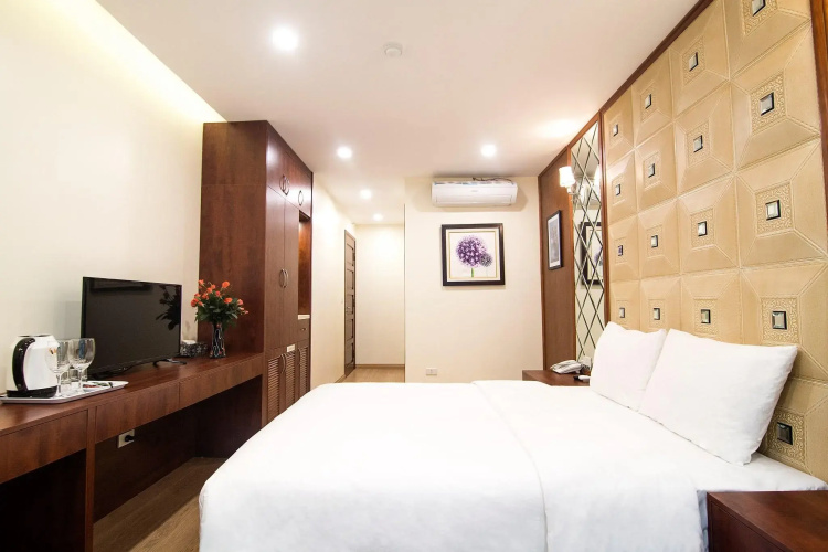 Canary Hotel & Apartment