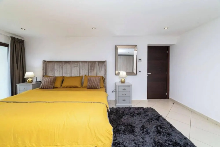 Modern 3bdr Apt at Villaggio - Rooftop Pool & Skybar