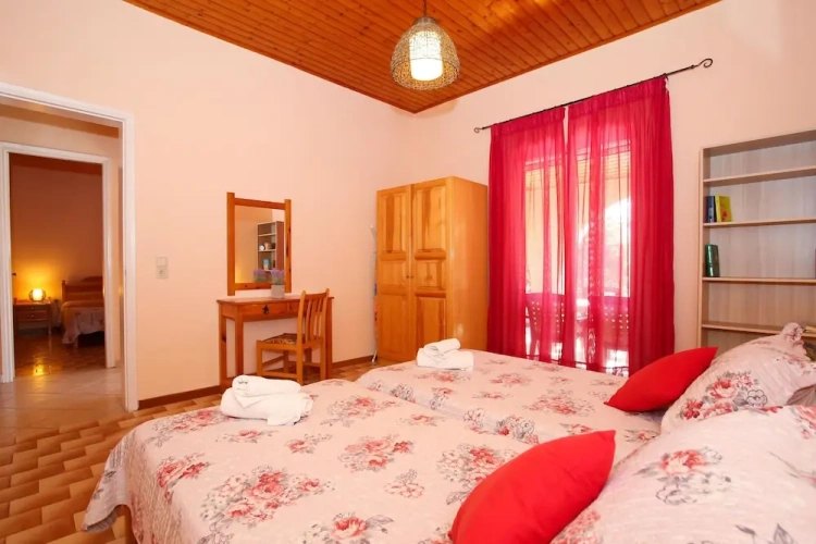 3 Bedrooms Cottage