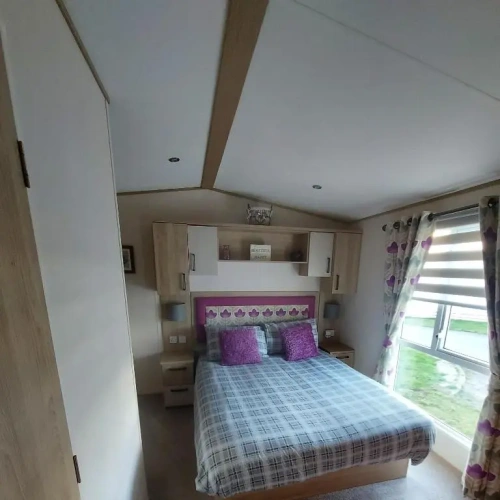 2 Bedrooms Chalet