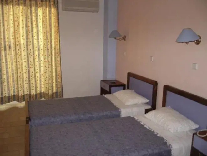 Budget Twin Basement room