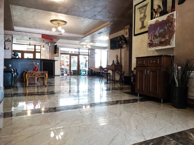 Empera Hotel