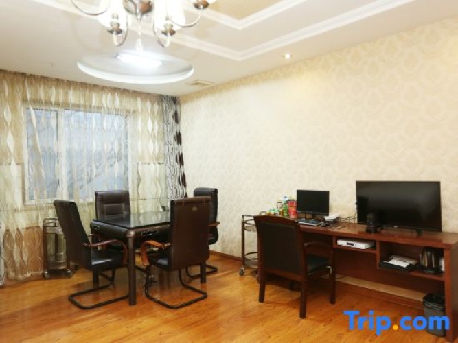 Deluxe Quadruple Suite