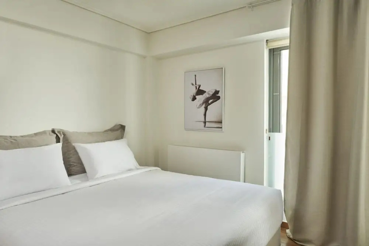 Contemporary Comfy Apt
