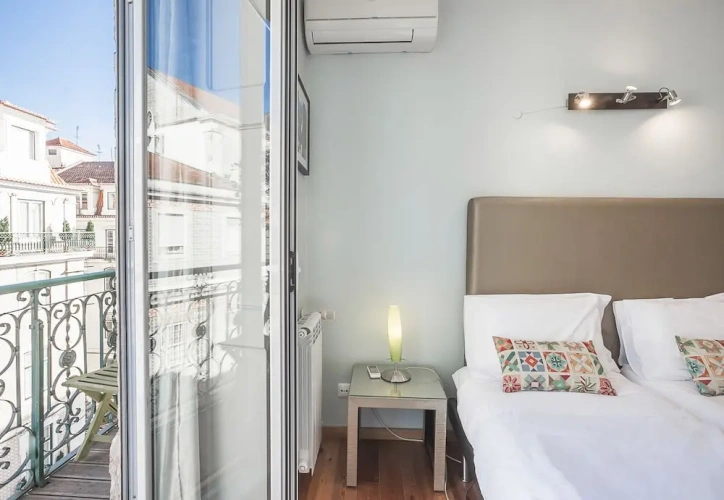 2 Bedrooms Apartment with balcony and with river view