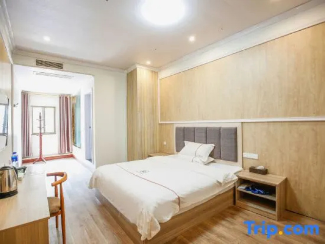 Yuechi Renhe Holiday Hotel