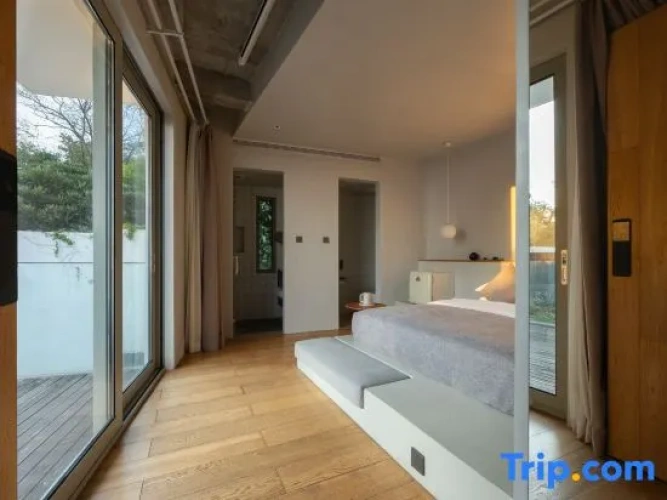 Standard Double room with balcony and with lake view
