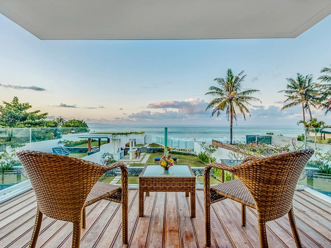 3 Bedrooms Suite beachfront