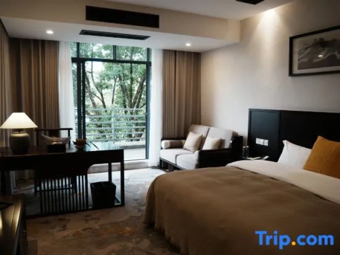 1 Bedroom Suite with view