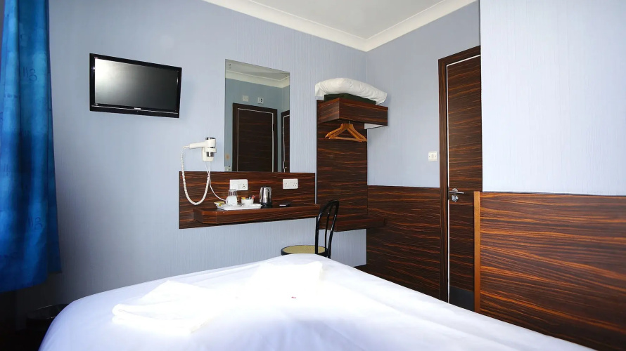 Crestfield Hotel