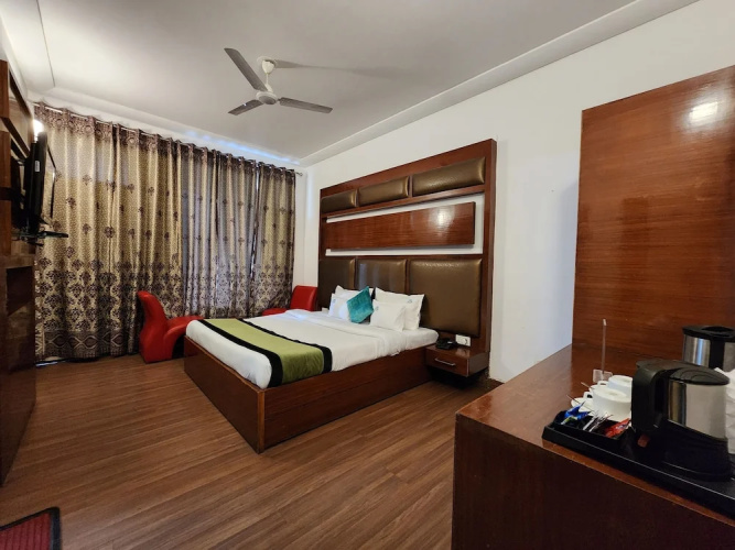 Hotel Bliss