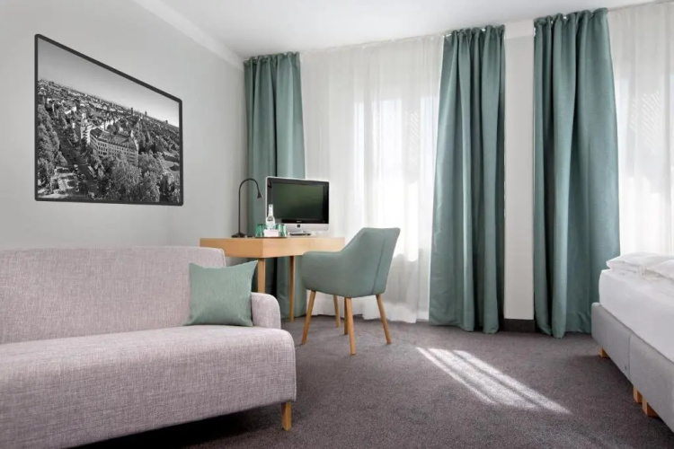 Hotel Rotkreuzplatz