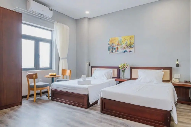 Deluxe Twin room with city view