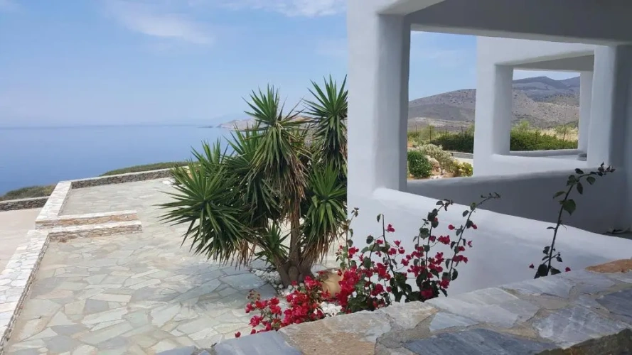 2 Bedrooms Apartment with sea view