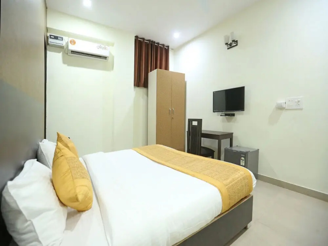 FabHotel Royal Crown
