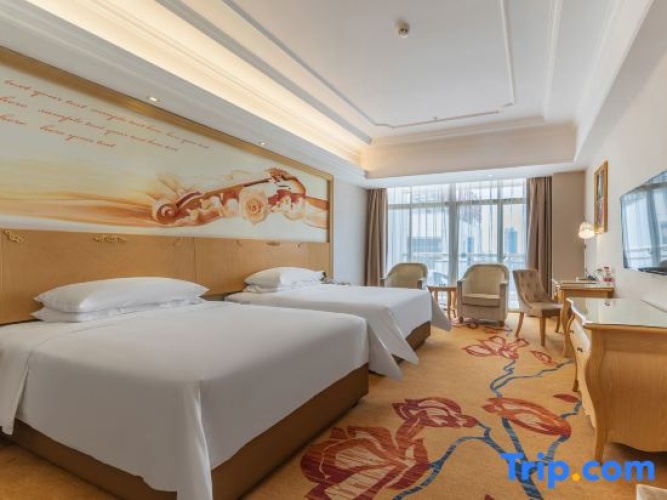 Deluxe Double room with balcony and with garden view