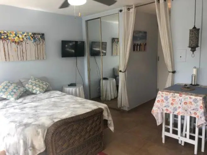 Kingsville Condado Studio Apartment
