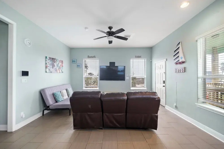 Sunny Beach House by Ryson Vacation Rentals