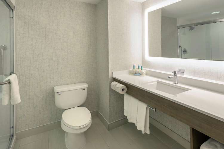 Holiday Inn Express & Suites North Bay photo 11