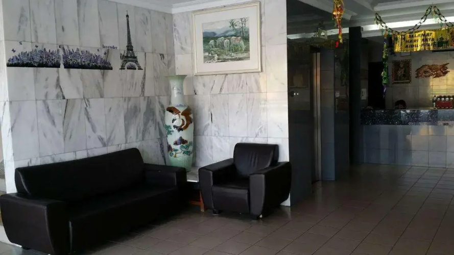 Dragon & Phoenix Hotel