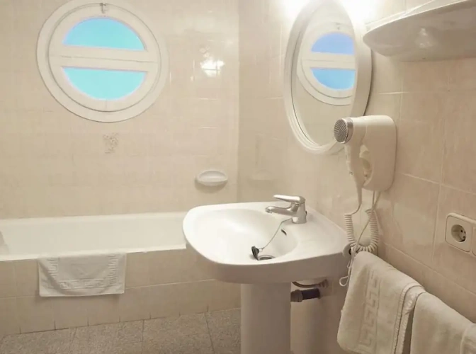 1 Bedroom Apartment with balcony