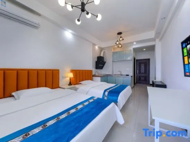 Standard Twin room with lake view