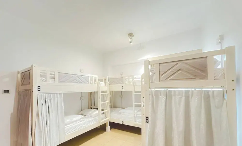 Dubai Host - Beach Hostel JBR