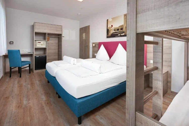 Standard Quadruple room