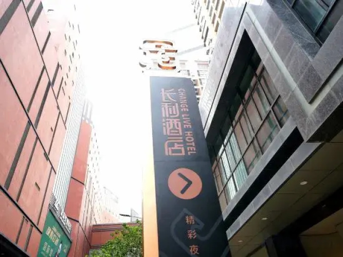 Change Live Hotel