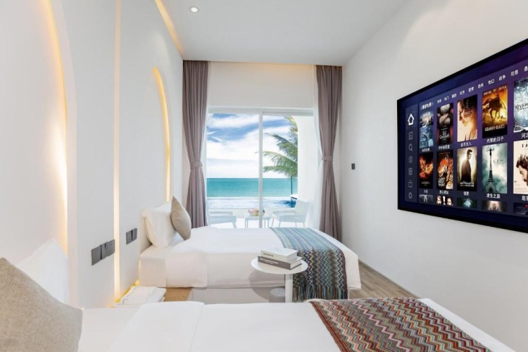 Standard Twin room with pool view